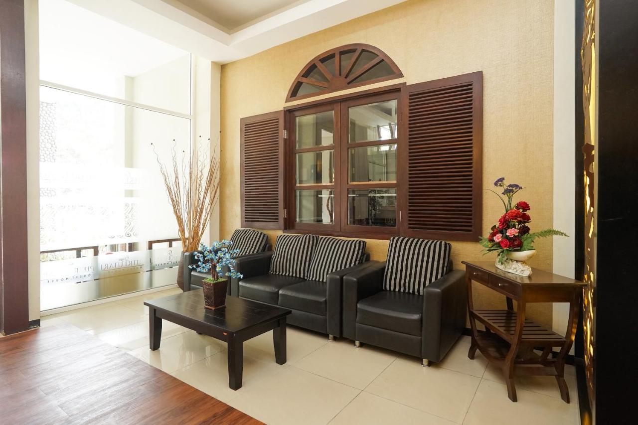 Oyo 282 Putri Utari Residence Malang Dış mekan fotoğraf