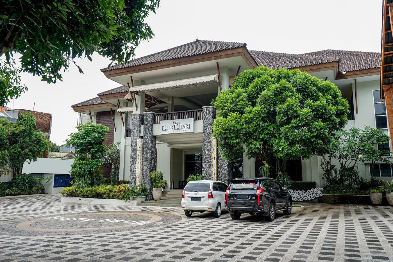 Oyo 282 Putri Utari Residence Malang Dış mekan fotoğraf