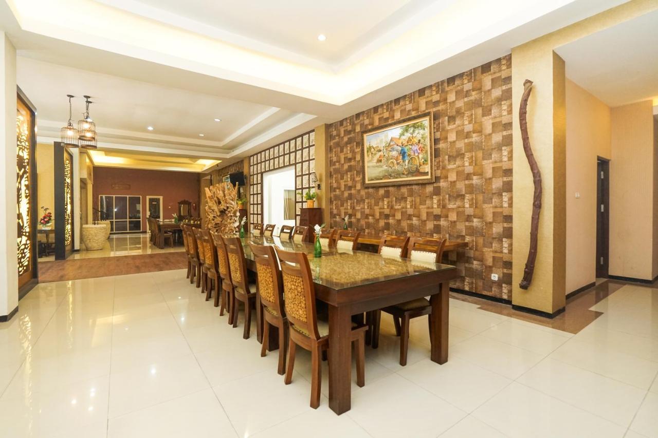 Oyo 282 Putri Utari Residence Malang Dış mekan fotoğraf