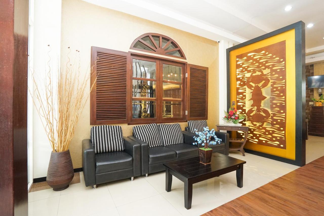 Oyo 282 Putri Utari Residence Malang Dış mekan fotoğraf